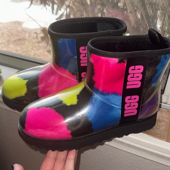 UGG classic clear mini party spots size 7 - Picture 1 of 13